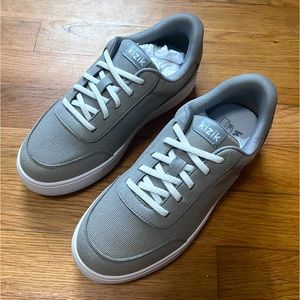 Kizik Prague Size 3Y in Granite - New in box, never worn